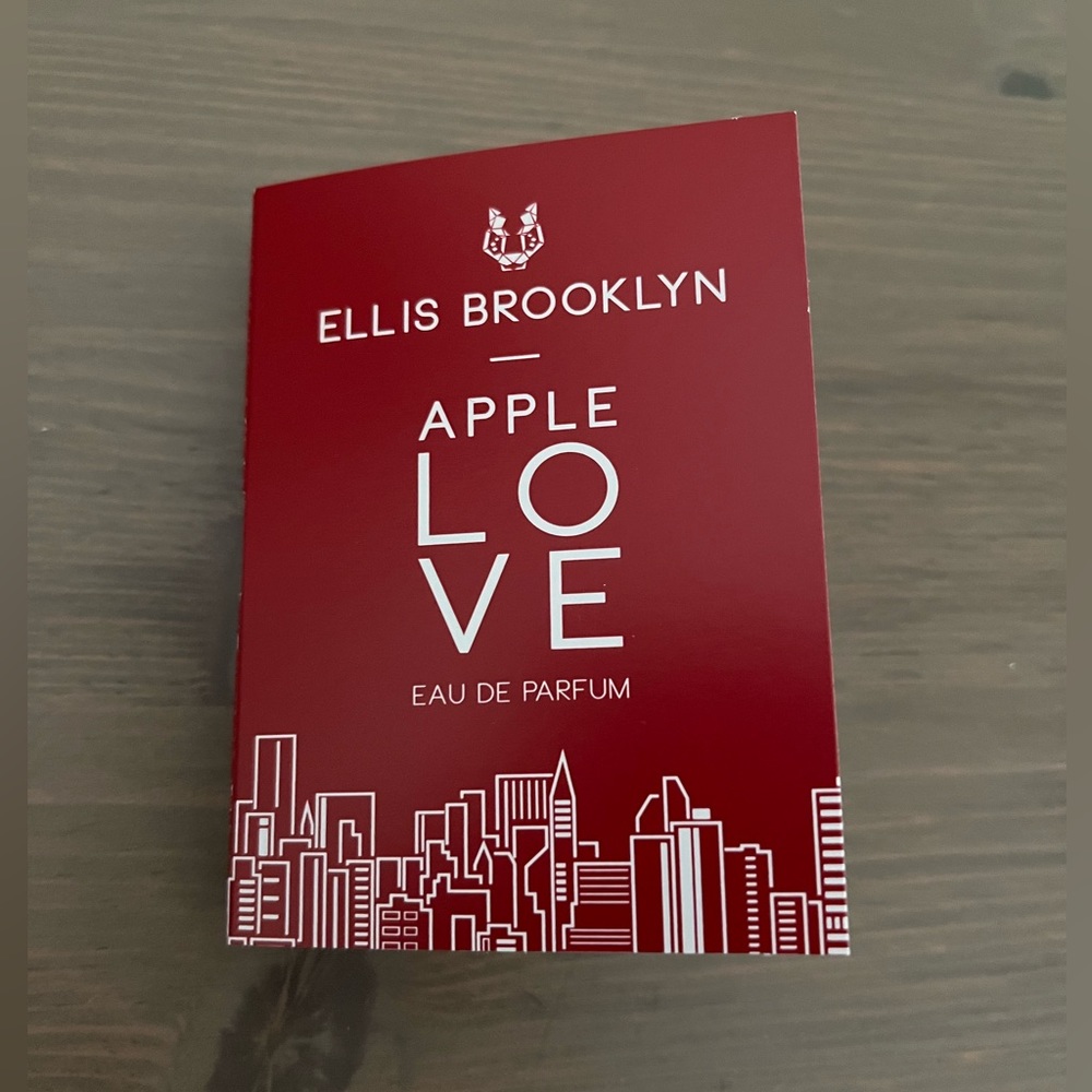 Ellis Brooklyn apple love 🍎 sample
